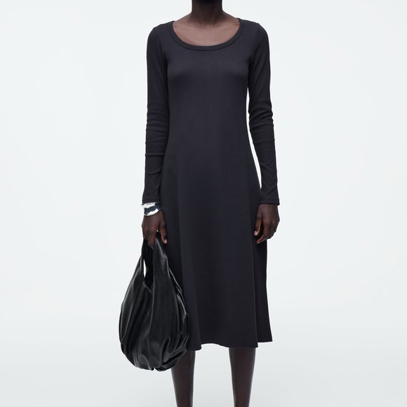 COS Dresses & Skirts - 💙NEW💙COS Ribbed Cotton Midi Dress